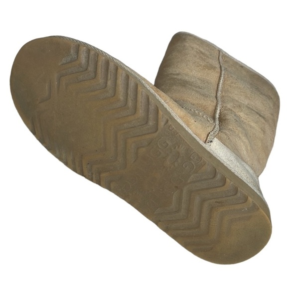 UGG CLASSIC TALL BEECHWOOD BOOTS, SIZE 7 - Picture 8 of 8